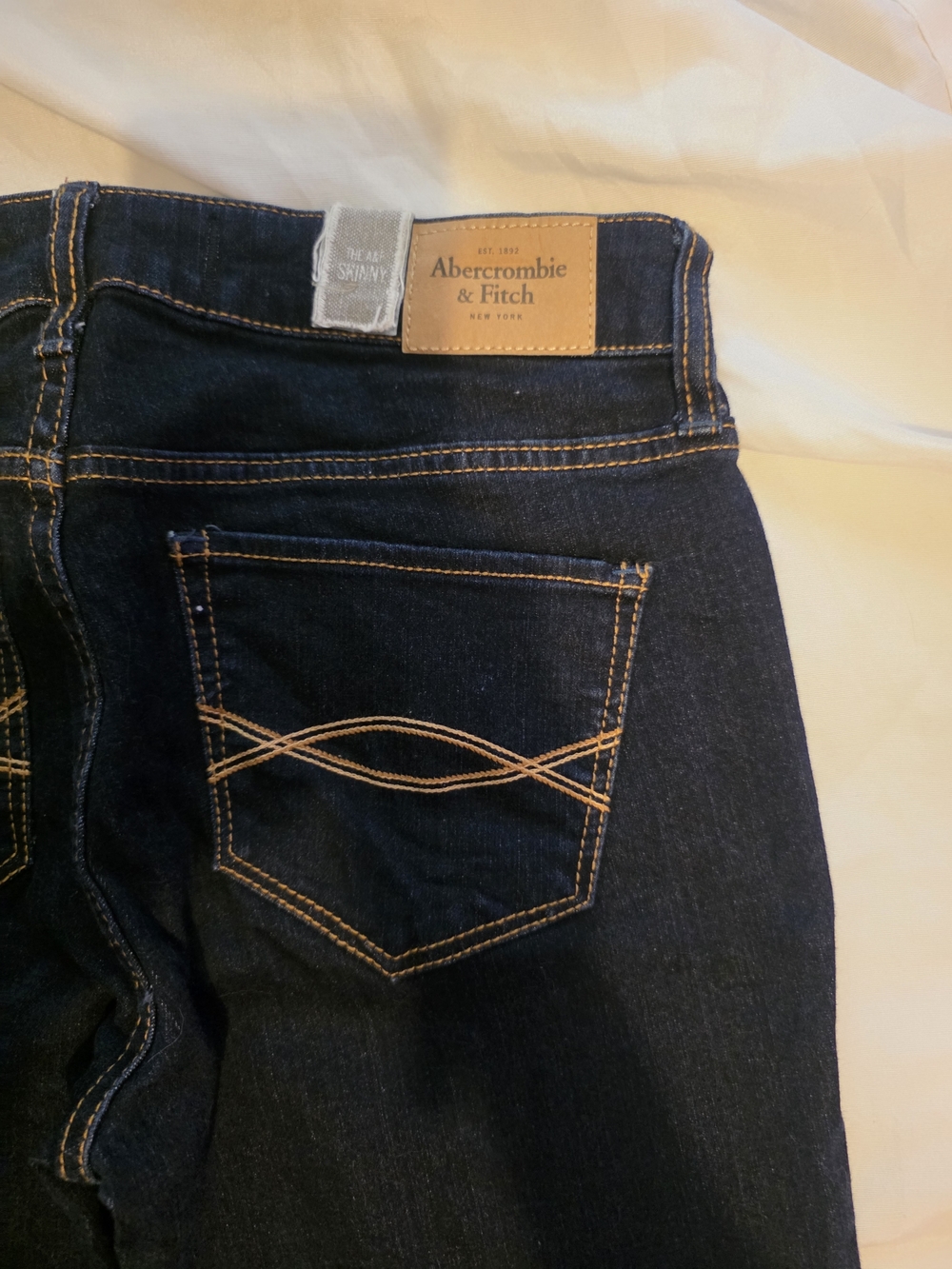 2 For $30🤩 Abercrombie & Fitch Women's Dark Indigo Skinny Jeans - Picture 6 of 8